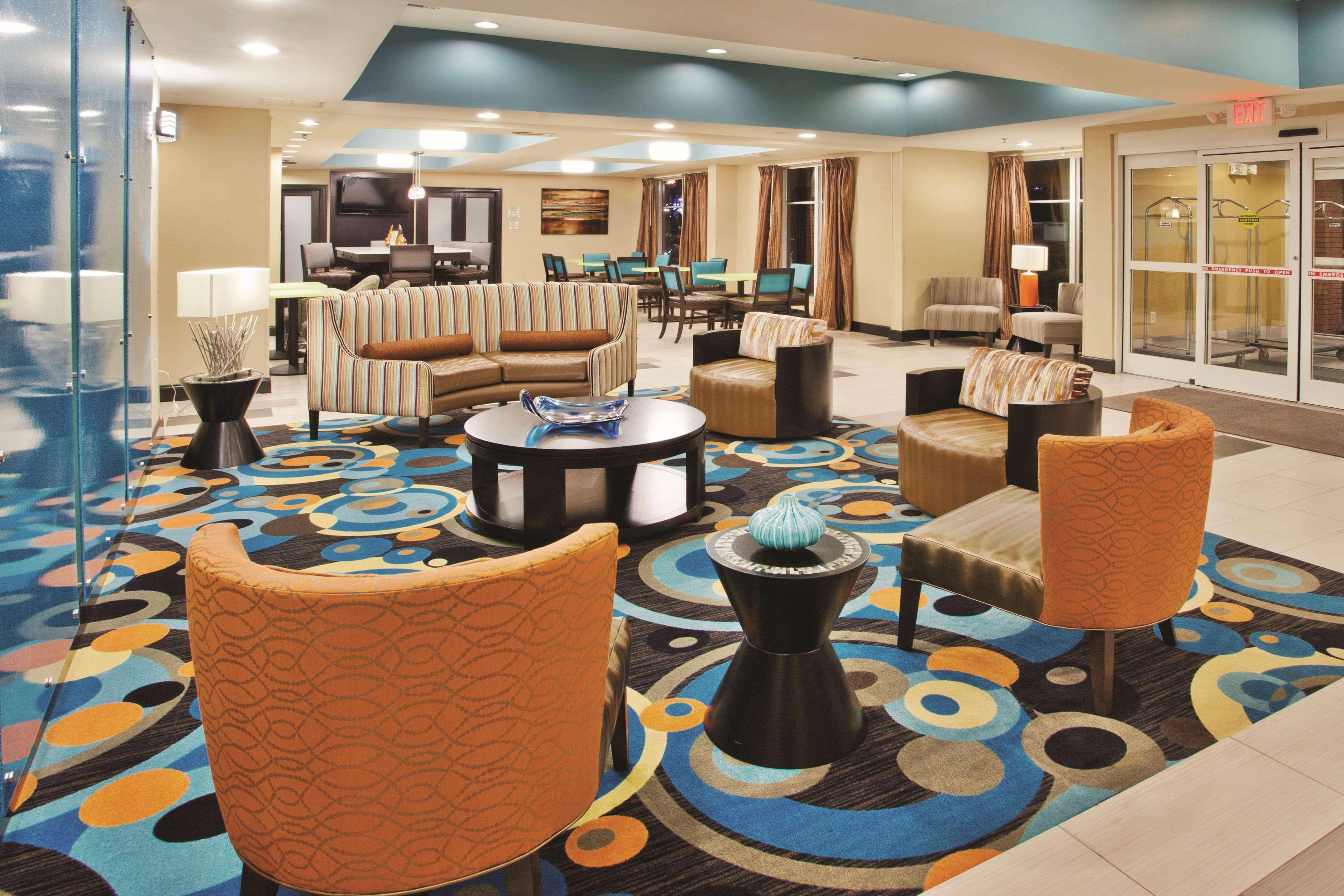 Отель La Quinta By Wyndham Oxford - Anniston Экстерьер фото