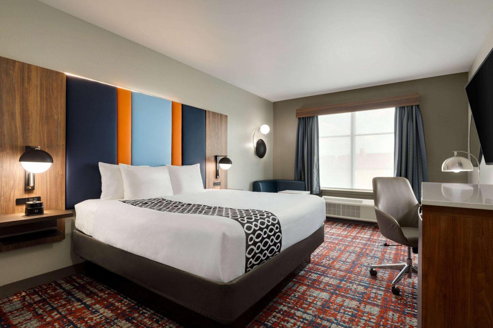 Отель La Quinta By Wyndham Oxford - Anniston Экстерьер фото