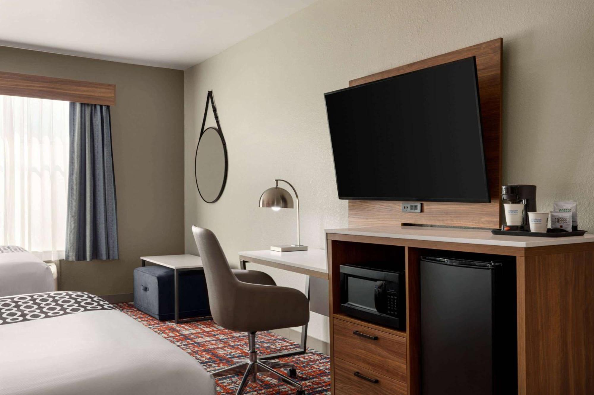 Отель La Quinta By Wyndham Oxford - Anniston Экстерьер фото