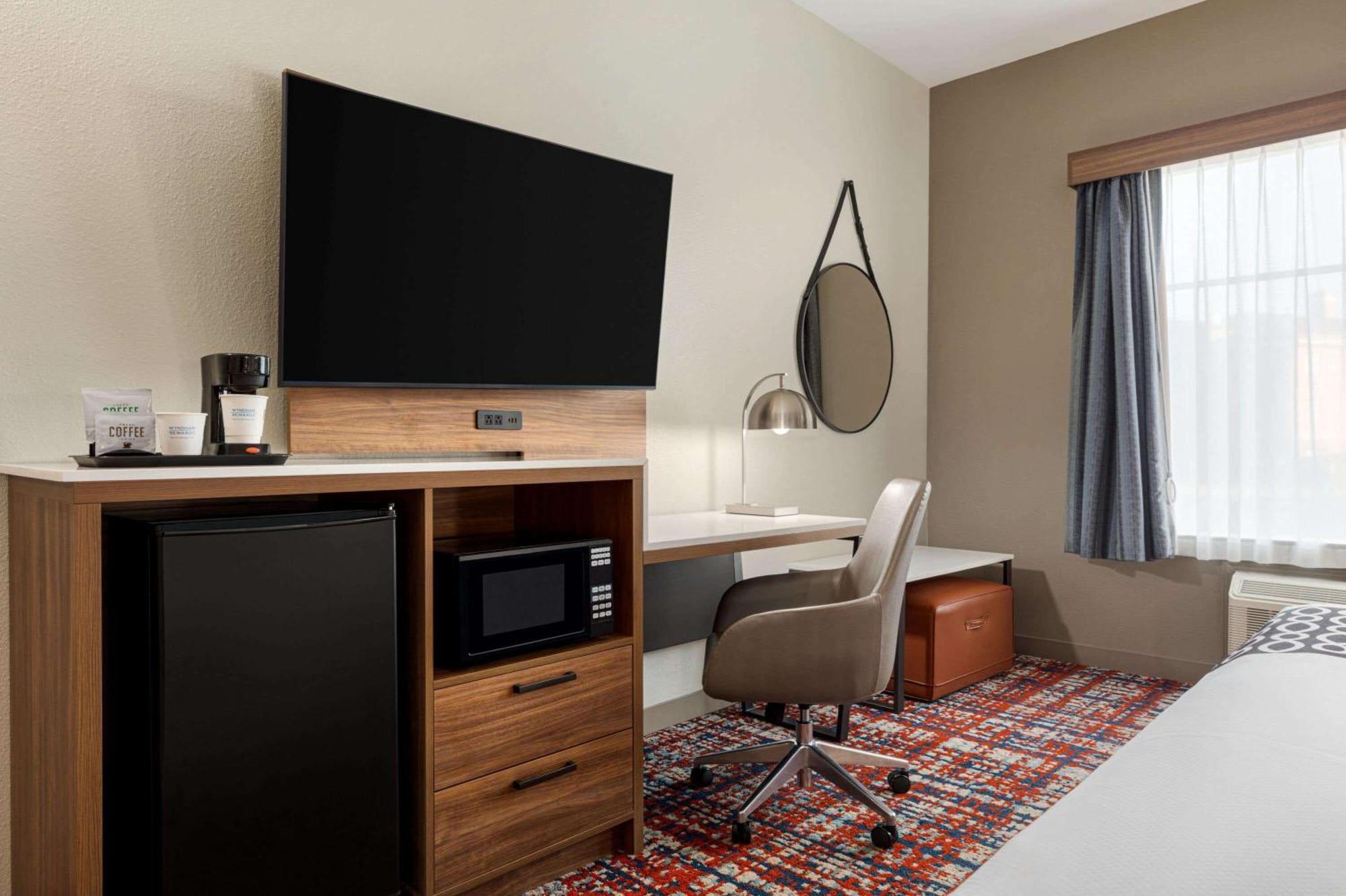 Отель La Quinta By Wyndham Oxford - Anniston Экстерьер фото