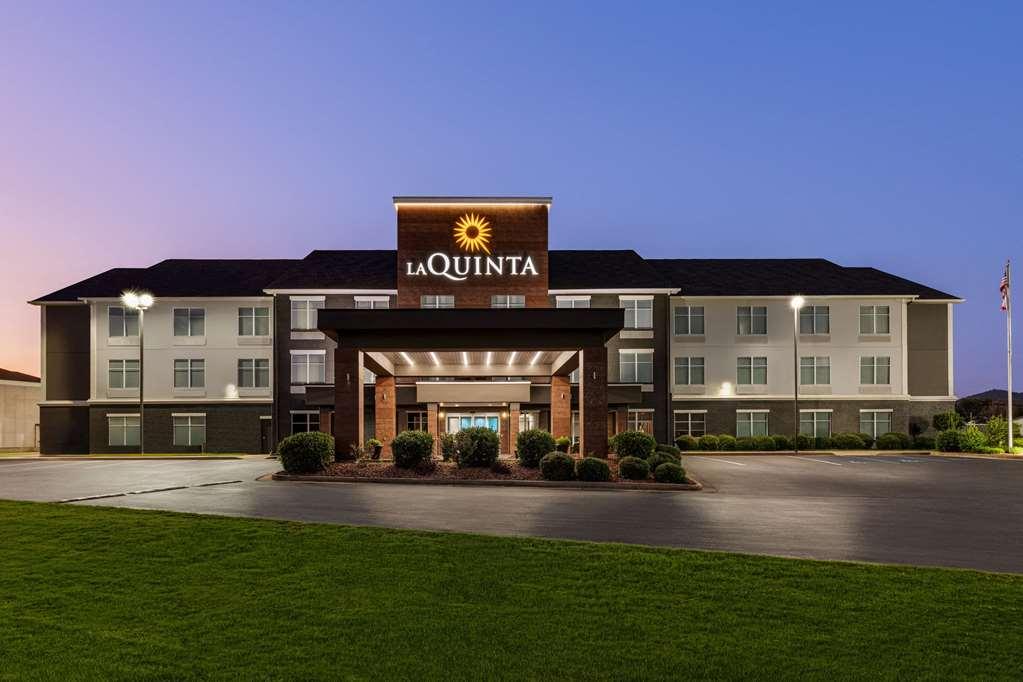 Отель La Quinta By Wyndham Oxford - Anniston Экстерьер фото